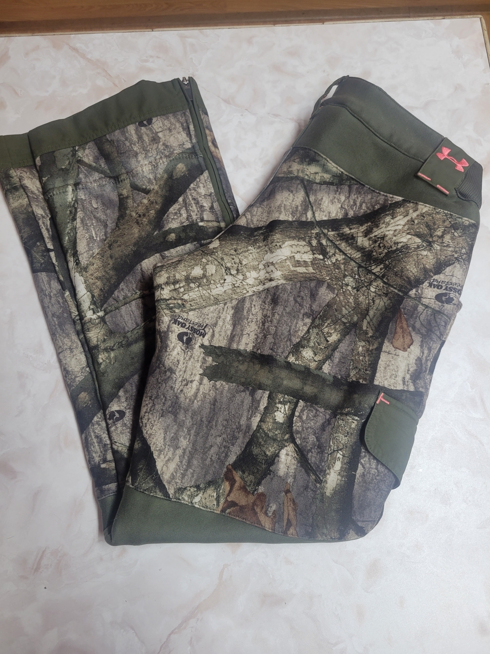 Under Armour Camo Hunting Pants Women’s SM/P Loose Fit ColdGear Mossy Oak Outdoo - Picture 2 of 16